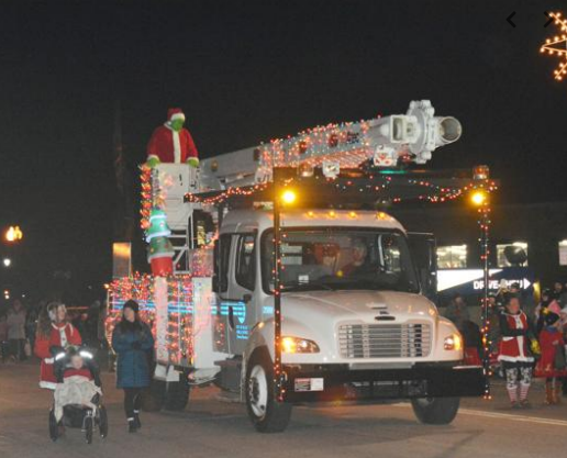 Parade Kicks Off Holidays In Downtown Beloit